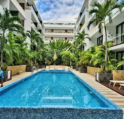 Stunning 1 Bdrm Gym-pool 10 Min To The & Quinta Av *