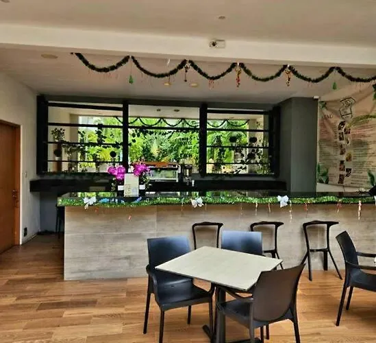 Stunning 1 Bdrm Gym-pool 10 Min To The & Quinta Av Apartamento *